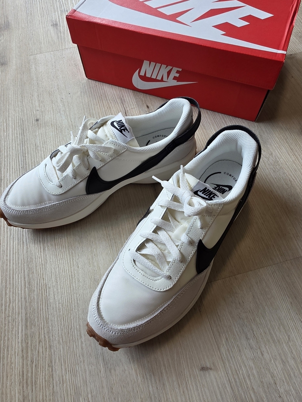 Nike Women's Waffle Debut Sail/Black Gum Med Brown Size 11